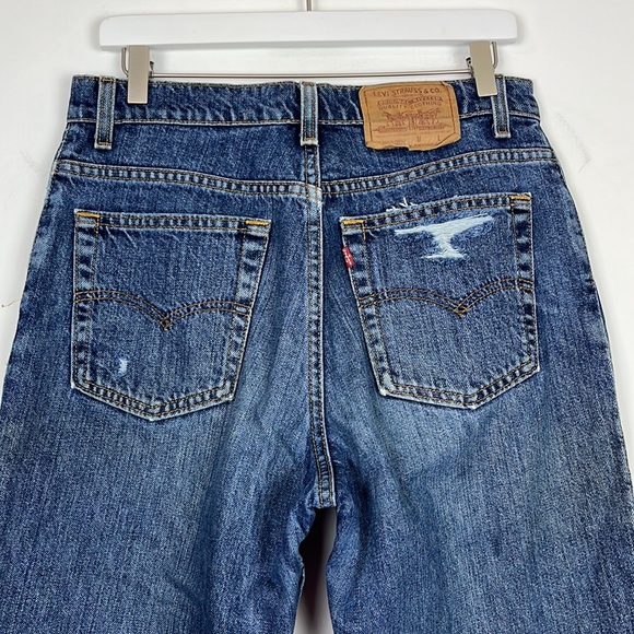 Vintage Levi's 550 Distressed Denim Jeans - Picture 4 of 11